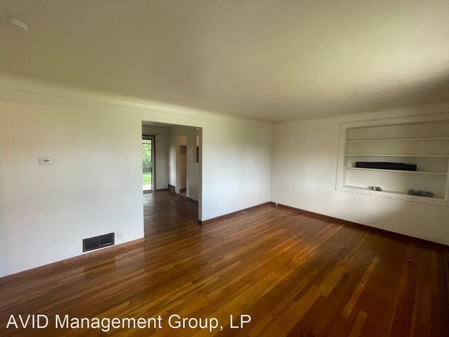 Foto del edificio - 3 br, 1.5 bath House - 103 Rodger Place