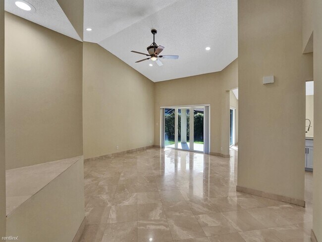 Foto del edificio - 3 br, 2 bath House - 8452 NW 47th St