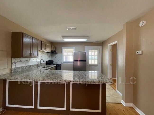 Foto del edificio - 4520 Clubhouse Rd