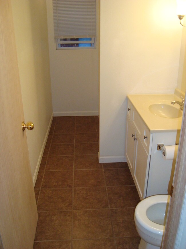 Baño 2 - 1016 9th St S