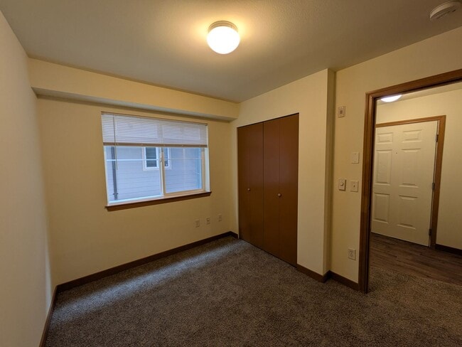 Building Photo - Your Home is Waiting!