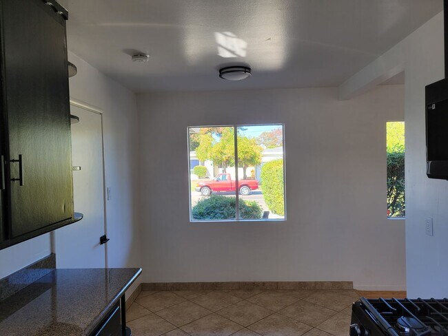 Foto del edificio - AVAILABLE NOW! 3 BEDROOM/2 BATH IN FAIRFIELD