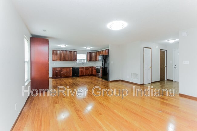 Building Photo - 108 Camelia Ct