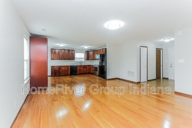 Foto del edificio - 108 Camelia Ct