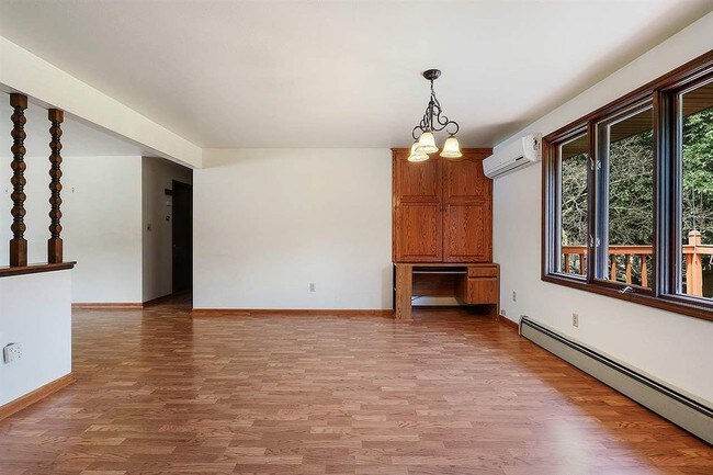 Dining Room - 2909 Humboldt Rd