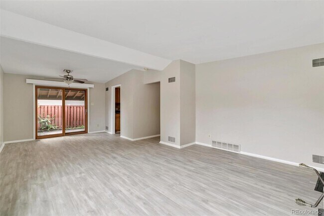 Building Photo - 5950 Dudley Ct