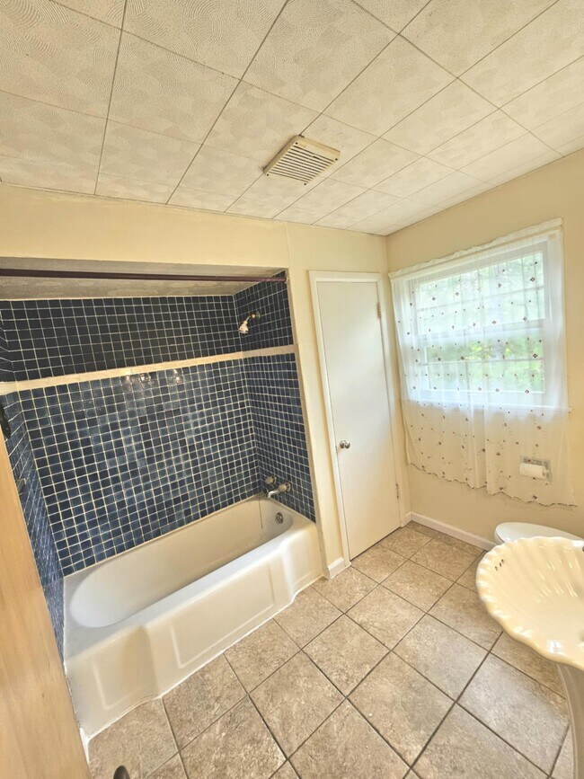 Foto del edificio - 1309 Jewel Ct