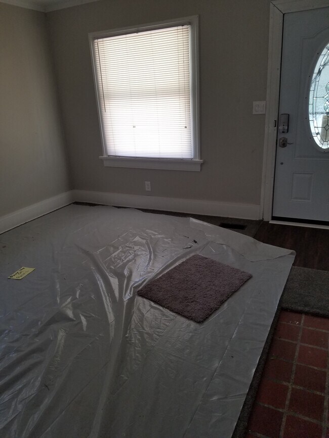 Living room - 38 Woodcrest Ave