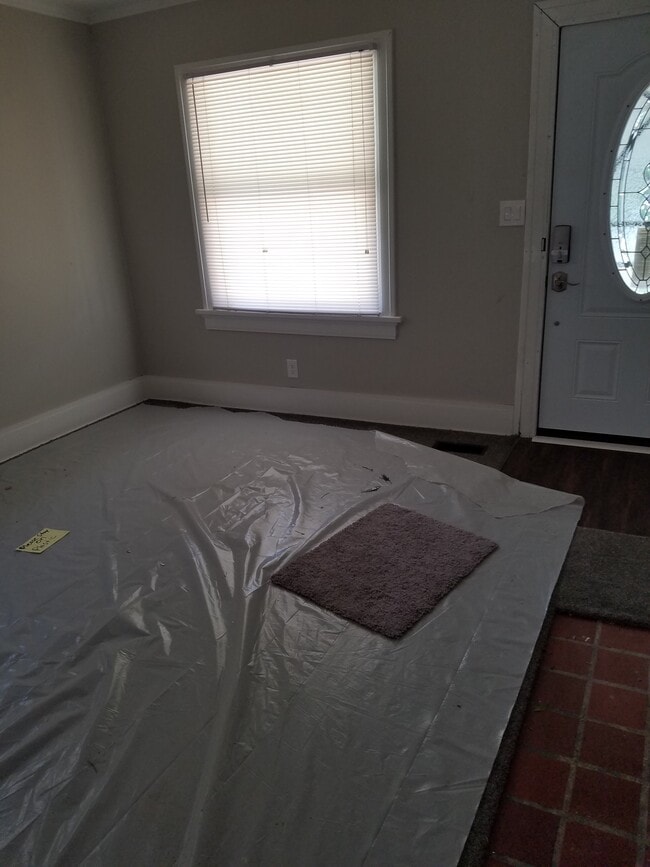 Living room - 38 Woodcrest Ave
