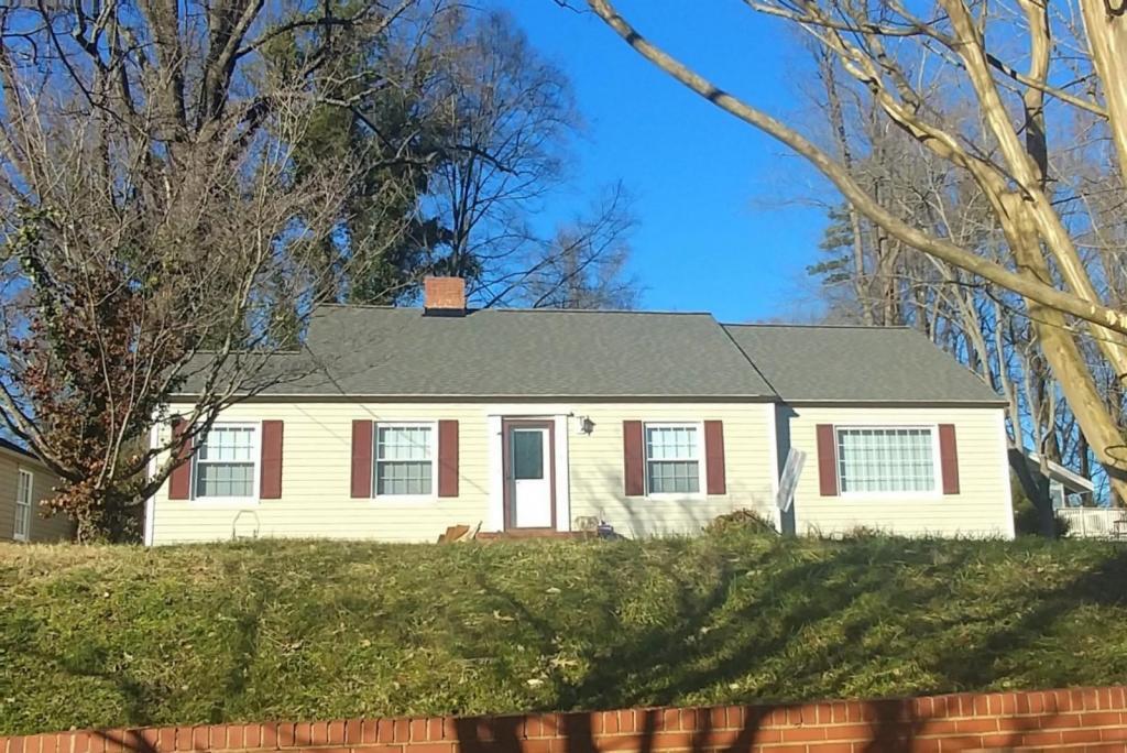 Foto principal - 2814 Springwood Drive