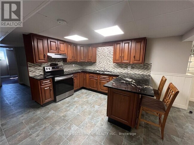 Building Photo - 461 S Pelham Rd