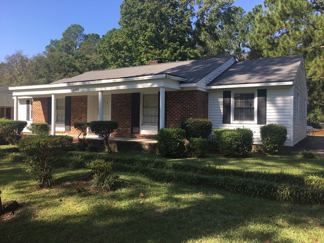 Primary Photo - SPACIOUS Brick Home ~ Great location close...