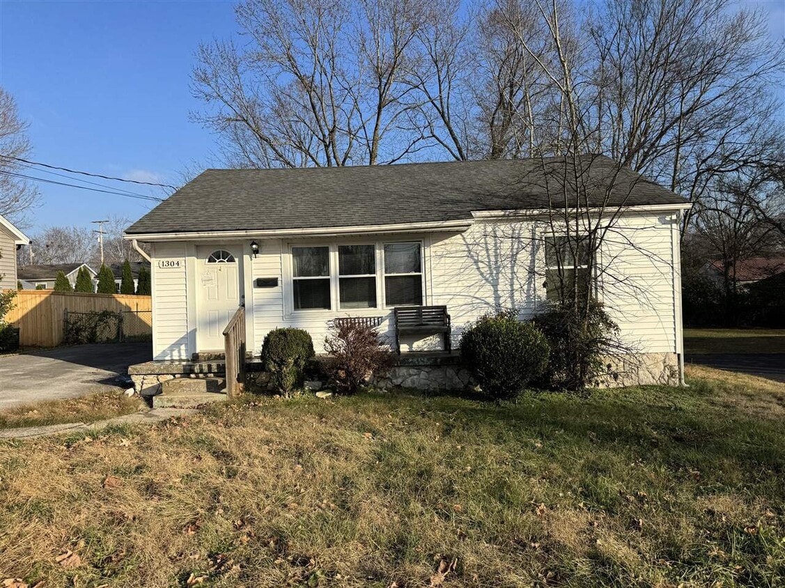 Primary Photo - 1304 Cabell Dr