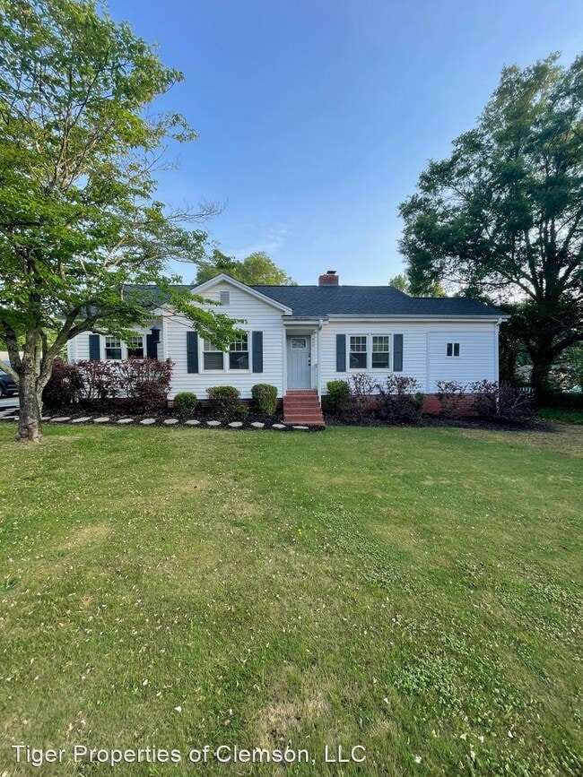 Building Photo - 3 br, 2 bath House - 429 E Queen St