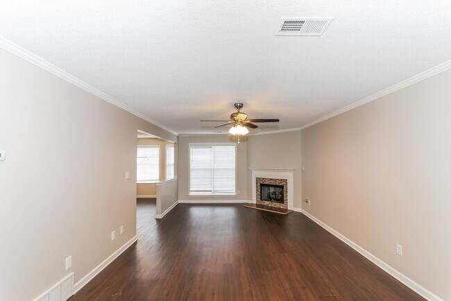 Foto del edificio - 1074 Red Fern Cir W