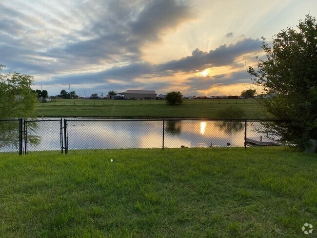 Building Photo - 9517 Crooked Creek Ln