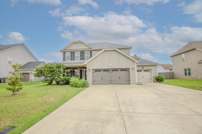 Foto del edificio - "Charming 3-Bed Home with Granite Elegance on Nessee Street, Fayetteville!"