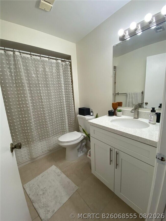 Building Photo - 9999 Summerbreeze Dr