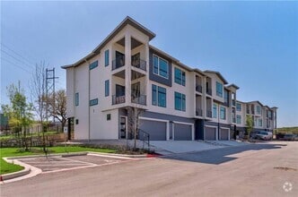 Building Photo - 2050 Lohmans Spur Rd