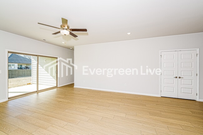 Foto del edificio - 308 Pond Spg Dr