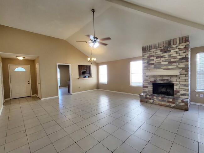 Building Photo - 16026 Barbarossa Dr