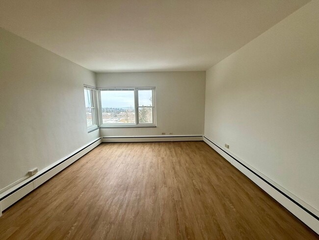 Interior Photo - Mount Royal Manor