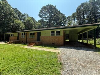 Building Photo - 727 Locust Ln