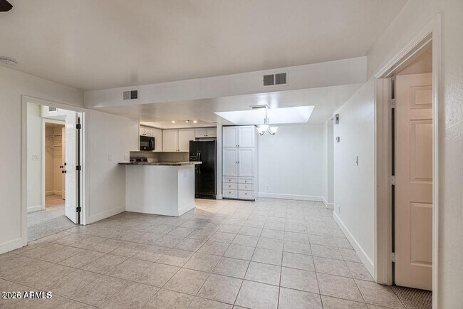 Foto del edificio - 5402 E Windsor Ave