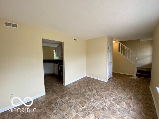 Foto del edificio - 6130 Tybalt Ln