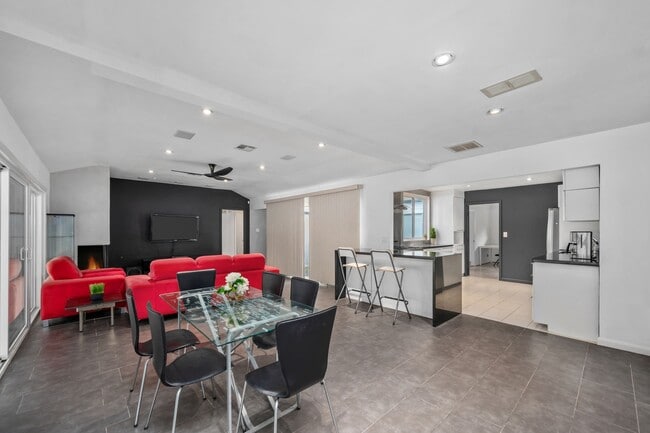 Building Photo - 3106 Salem Ct