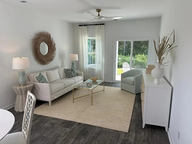 Foto del edificio - 1149 Windy Grove Ln