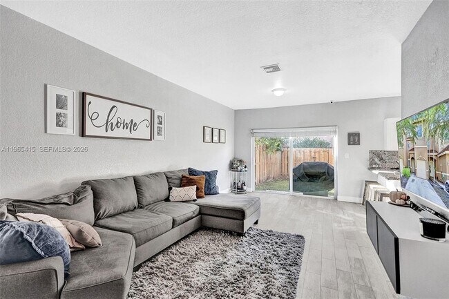 Building Photo - 8518 SW 214th Ln