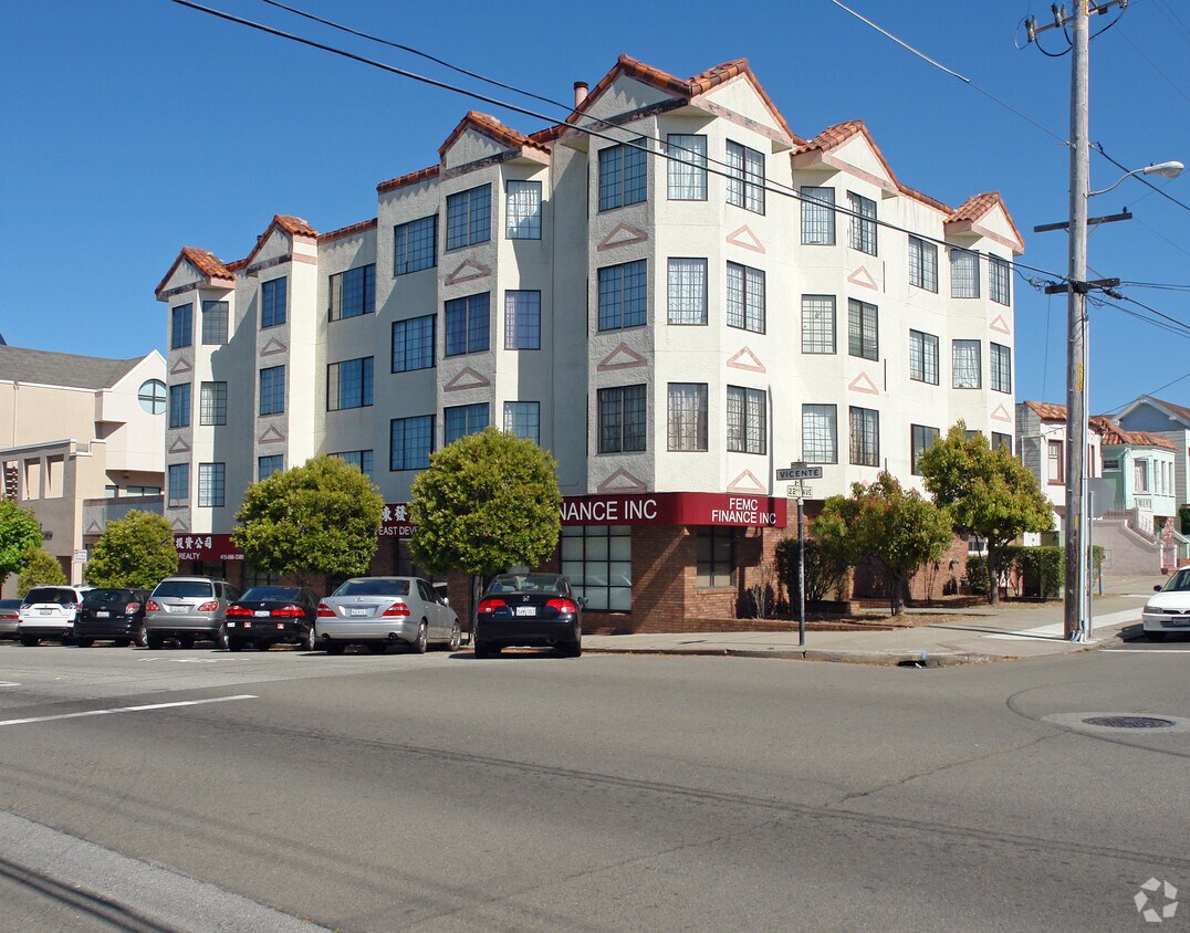 Building Photo - 2591 22nd Ave