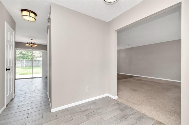 Foto del edificio - 15918 Pinyon Creek Dr
