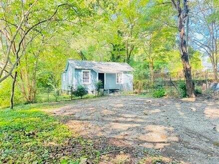 Building Photo - 104 Plum Tree Ln