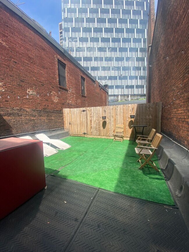 Building Photo - 312 Forbes Ave