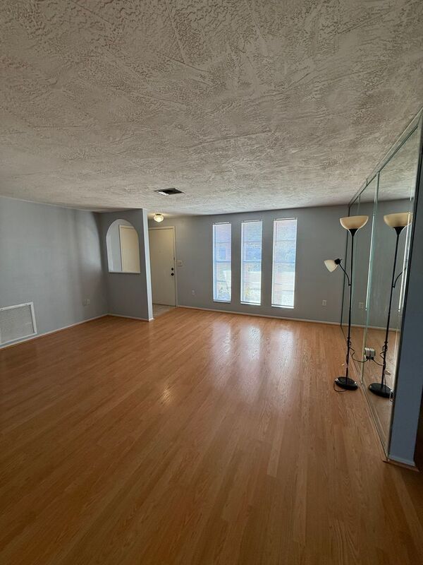 Building Photo - 8625 Briar Patch Dr