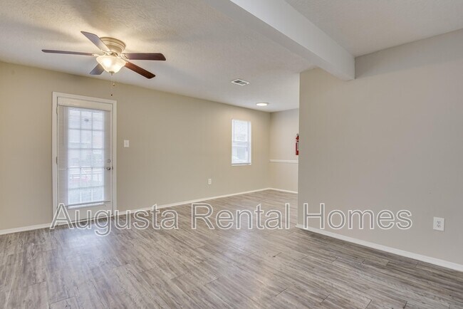 Foto del edificio - 2573 Tobacco Rd