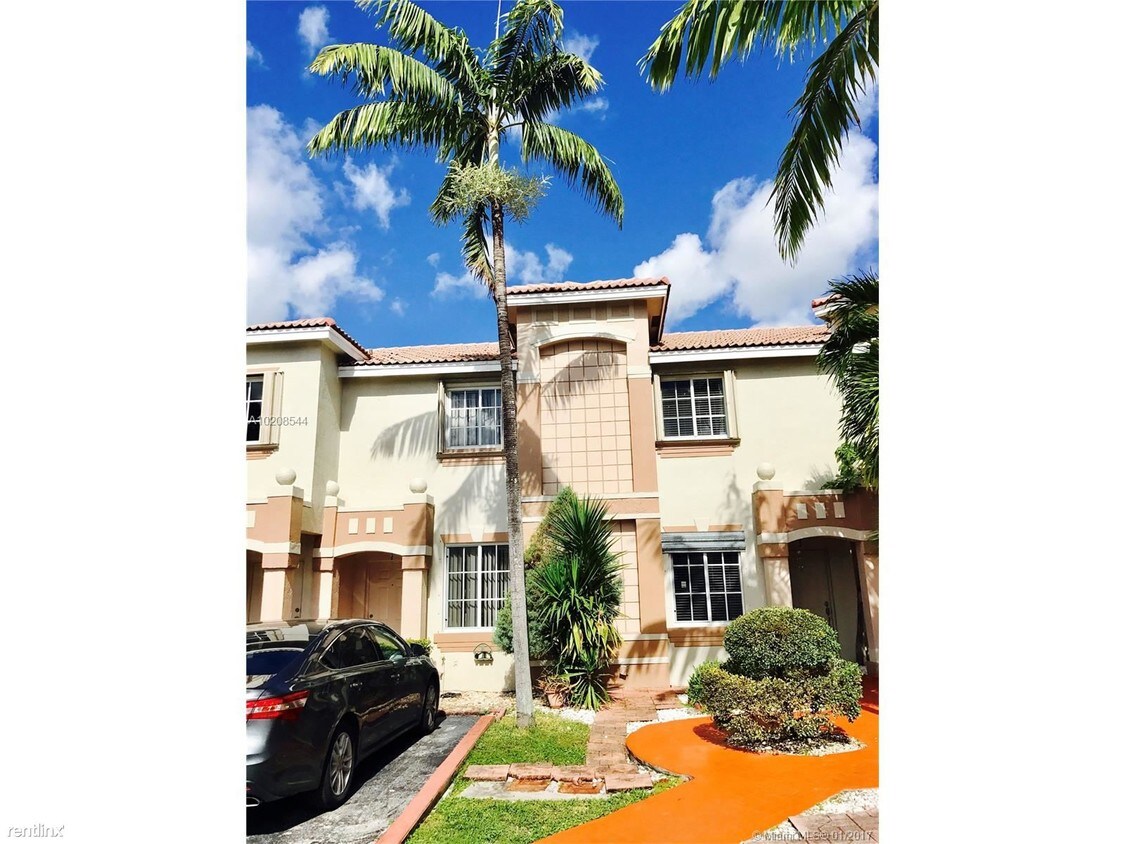 Foto principal - 8336 NW 10th St