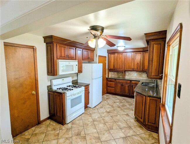 Foto del edificio - 3207 Wellington Ave