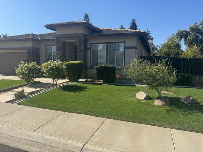 Foto del edificio - 9502 Stonewall Ln