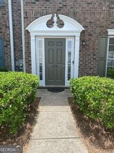 Building Photo - 2858 Parkway Close