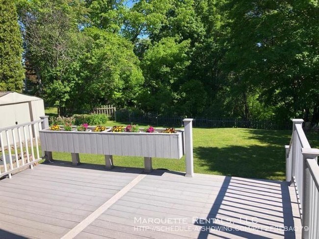Building Photo - 3 bedroom in Marquette MI 49855