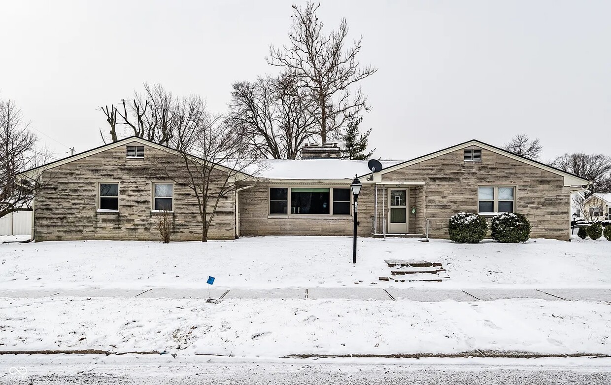 Foto principal - 1401 E Castle Ave