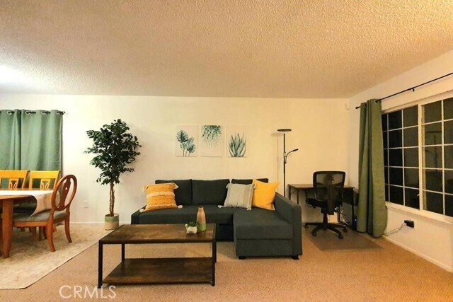 Foto del edificio - 15858 Montgomery Dr