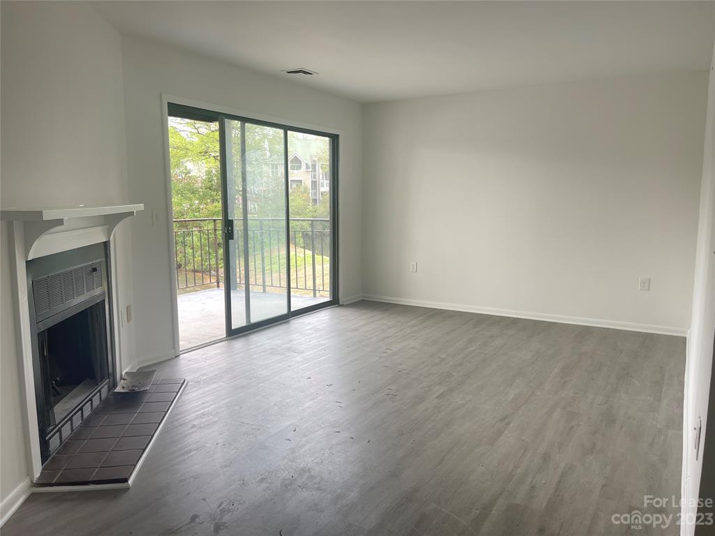 Building Photo - 4822 Spring Lake Dr