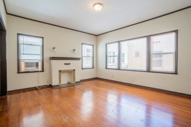 Building Photo - Balboa/North Park Large Studio w/ A/C and ...
