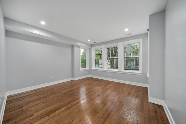 Foto del edificio - 3707 N Sacramento Ave