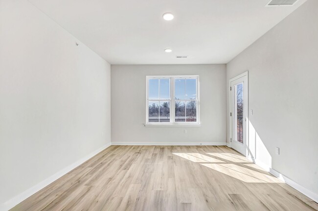 Interior Photo - Kinsley