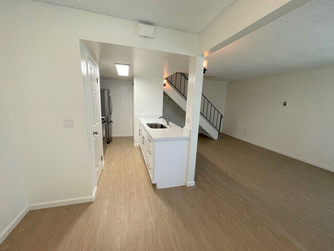Foto del edificio - Remodeled 2+1 Townhome in Villa Ventura